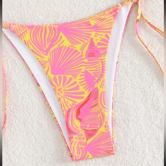 SHEIN Floral Bikini Bottoms - Picture 5 of 6